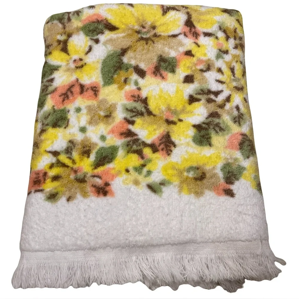 Vtg 70s Springmaid Bath Towel Floral Fringe 100% Cotton USA Made EUC